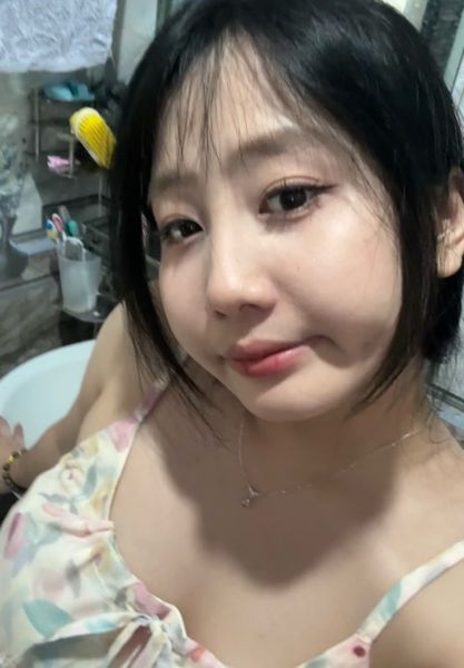 Girl available for a live video call right now