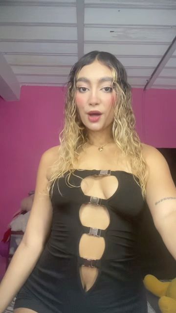 Girl recording a moment between video calls